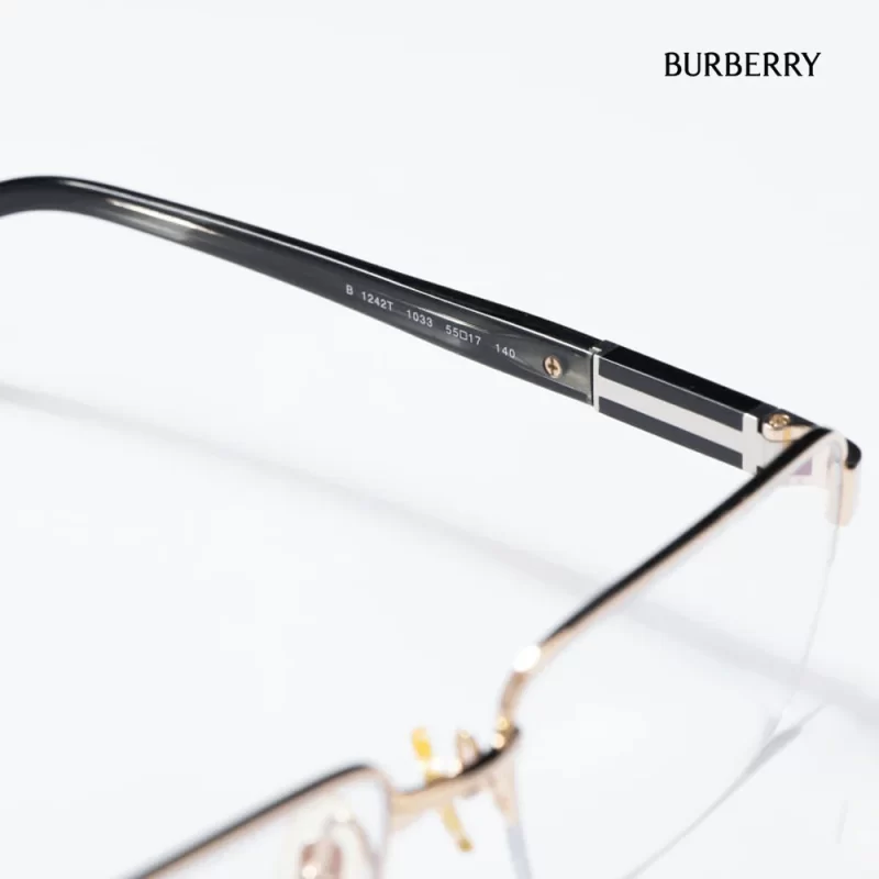 Kính mắt Burberry Titanium B1242T